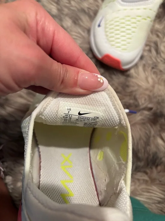 Nike women’s' Air Max 270 React White Neon Yellow Pink Sneakers - Picture 6 of 6